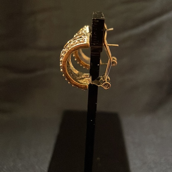 Beautiful gold and silver tone hoops. Gold circular design with one piece clasp. - Picture 10 of 12